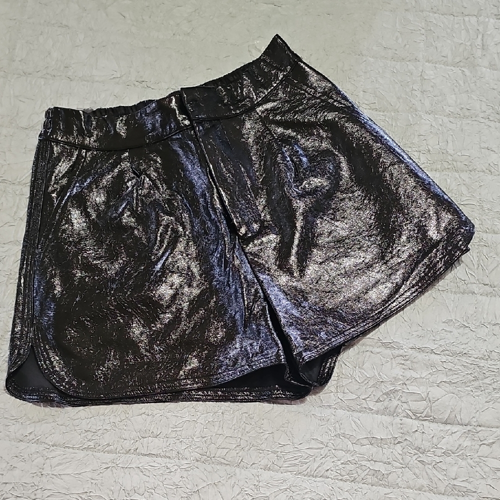 entro Black Elastic-Waist Short
